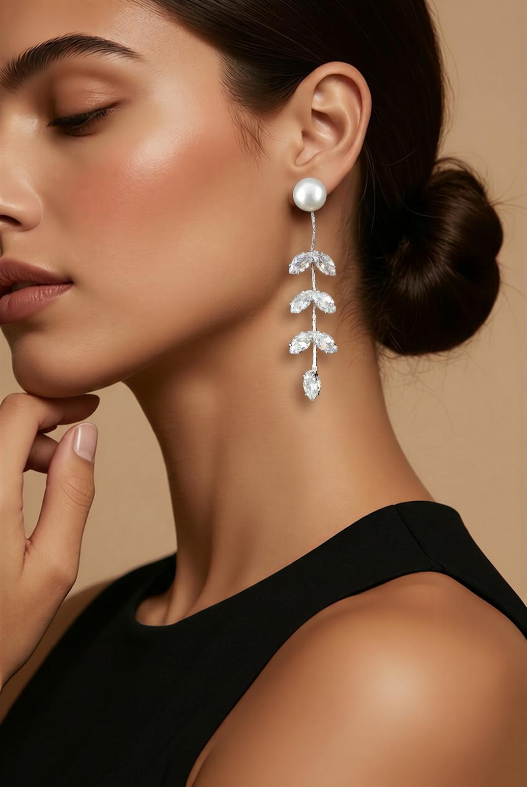 Foglia Pearl Kristal Yaprak Sarkıt Küpe